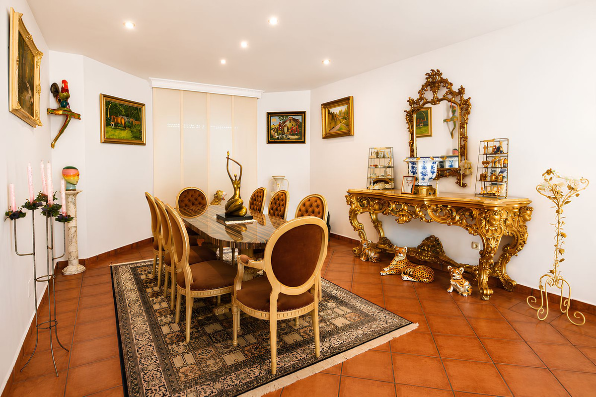 Villa for sale in Mijas