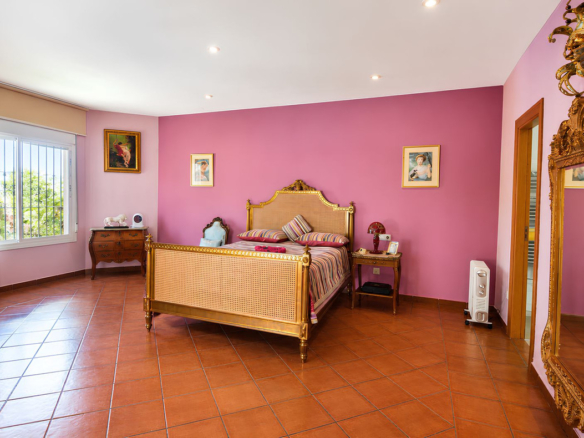 Villa for sale in Mijas