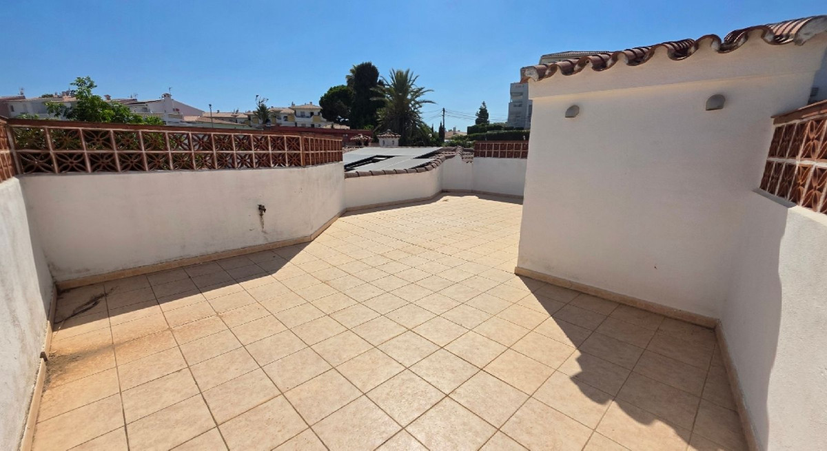 Villa for sale in Mijas