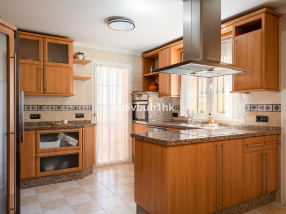 Villa for sale in Mijas