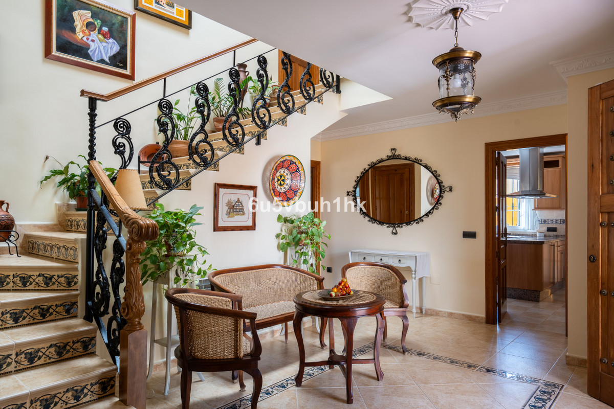 Villa for sale in Mijas