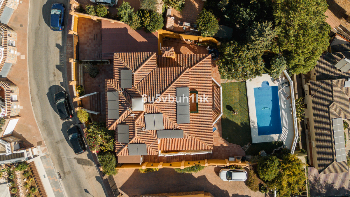 Villa for sale in Mijas
