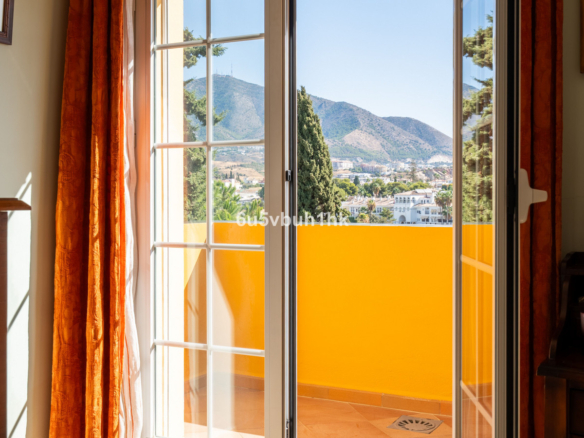 Villa for sale in Mijas