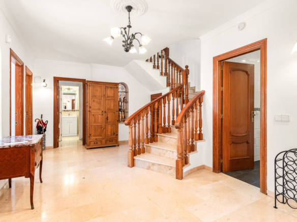 Villa for sale in Mijas