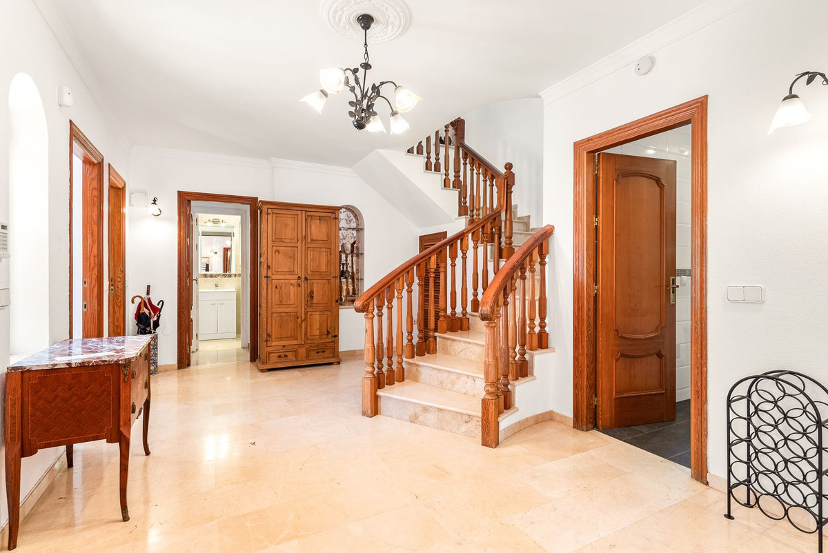 Villa for sale in Mijas