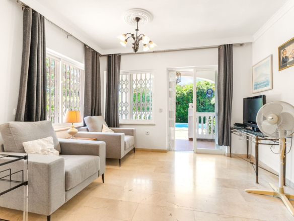 Villa for sale in Mijas