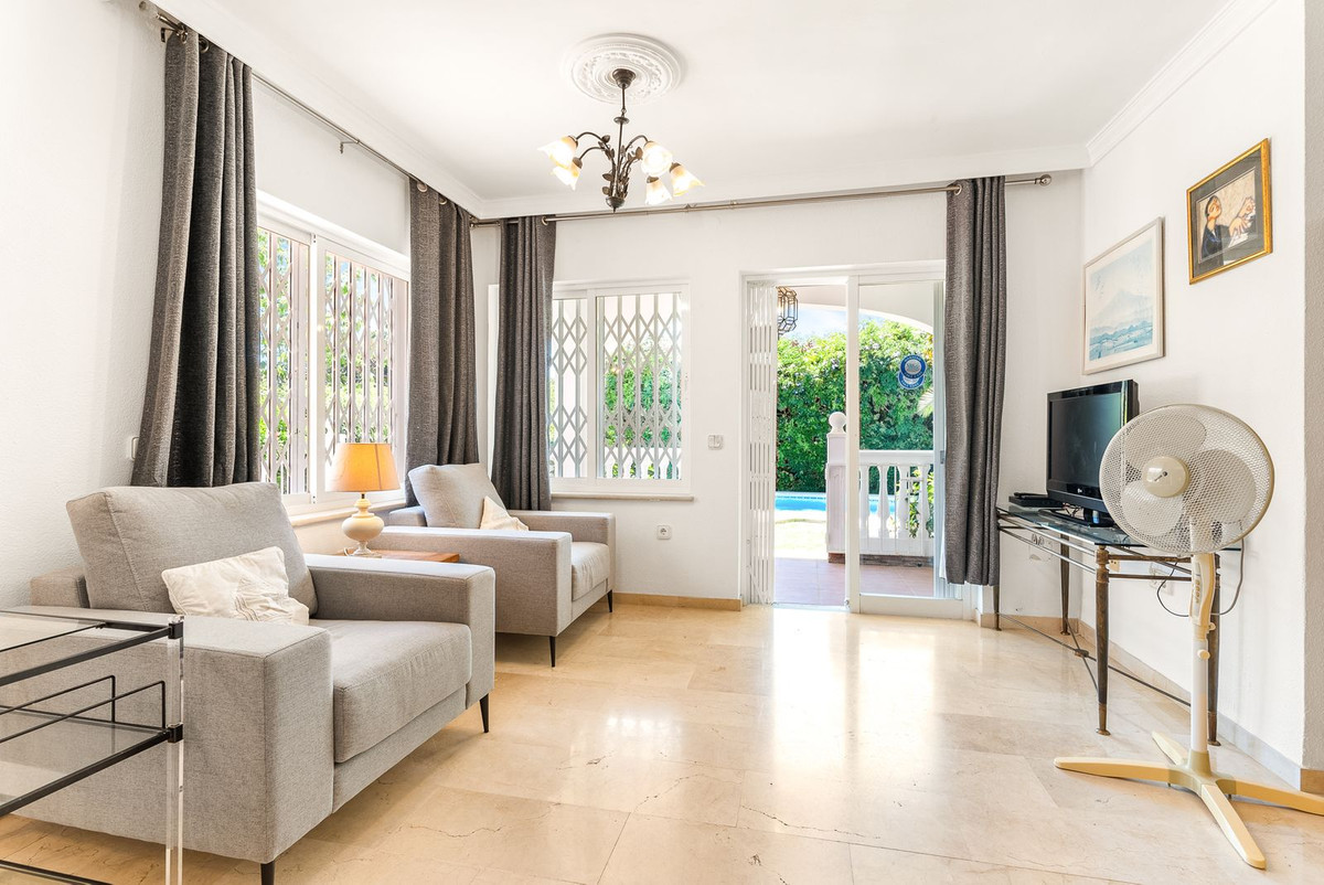 Villa for sale in Mijas