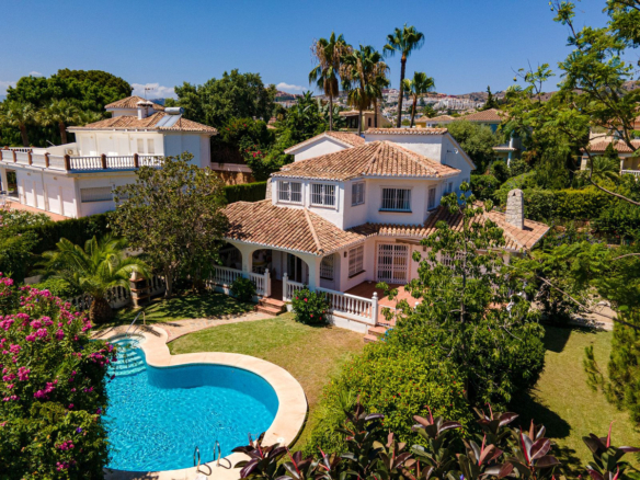 Villa for sale in Mijas