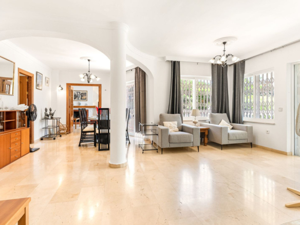 Villa for sale in Mijas