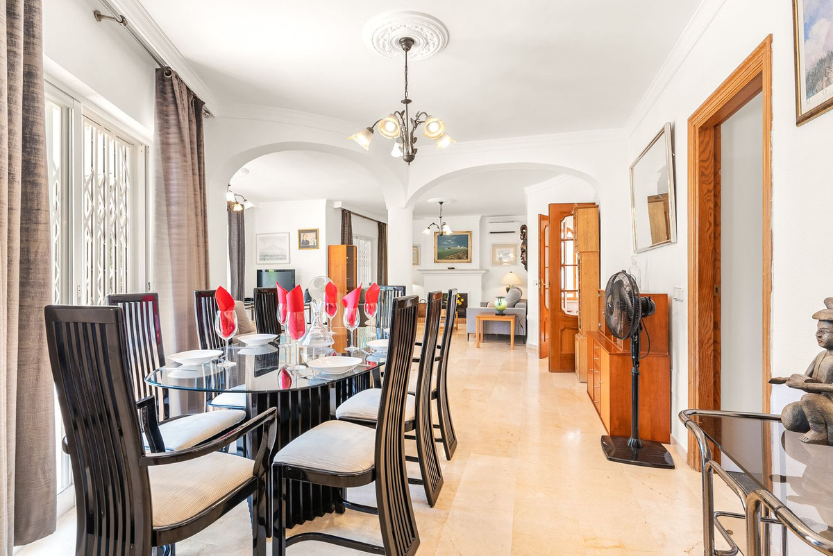 Villa for sale in Mijas