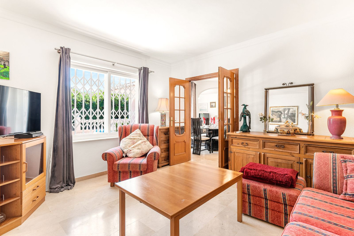 Villa for sale in Mijas