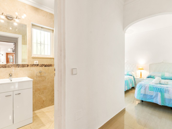 Villa for sale in Mijas