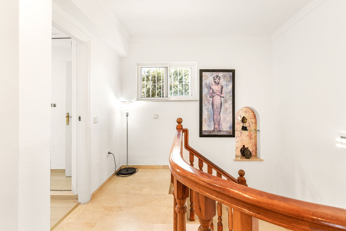 Villa for sale in Mijas