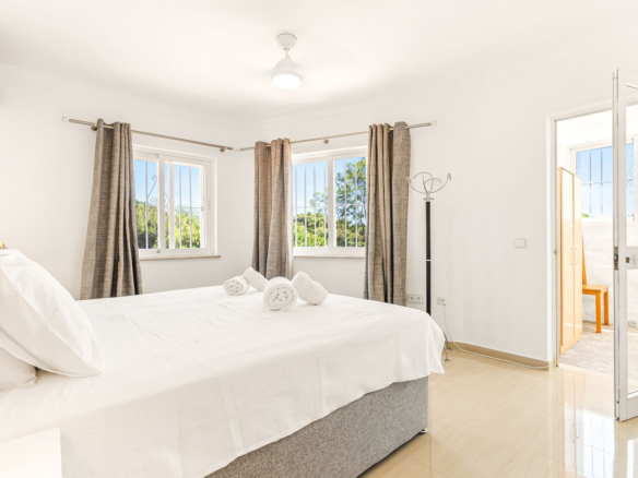 Villa for sale in Mijas