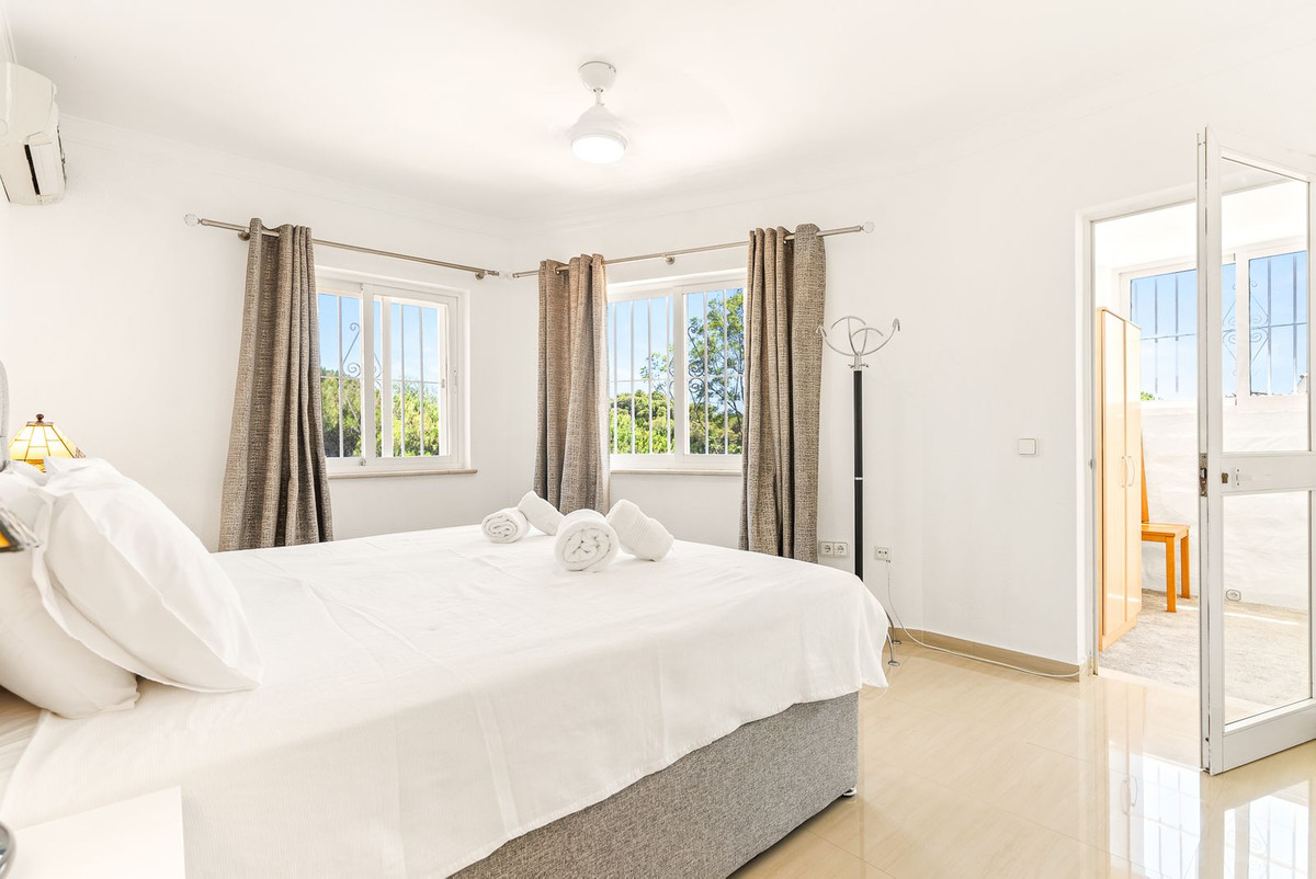 Villa for sale in Mijas