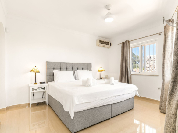 Villa for sale in Mijas
