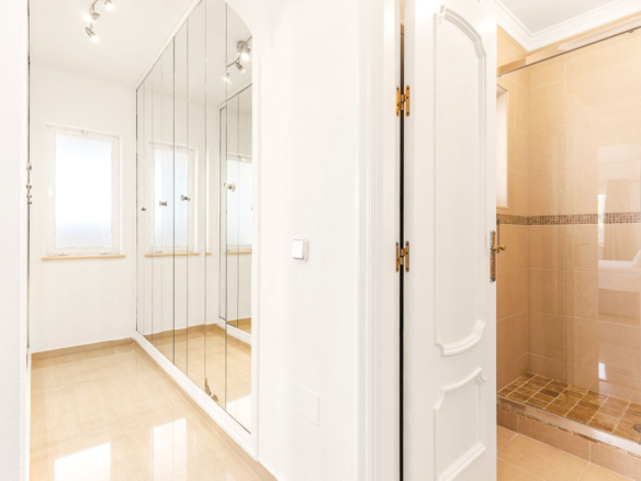 Villa for sale in Mijas