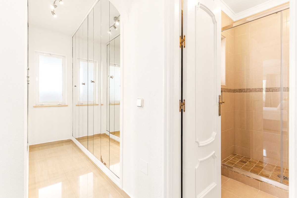 Villa for sale in Mijas