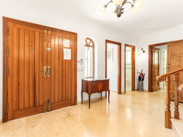 Villa for sale in Mijas