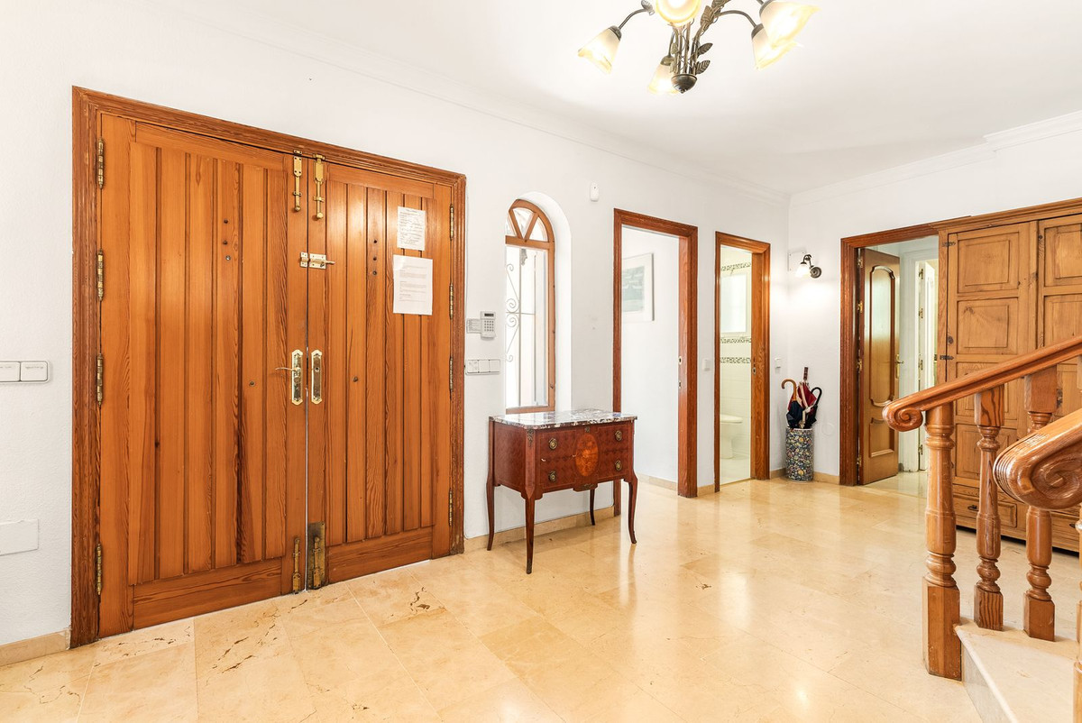 Villa for sale in Mijas
