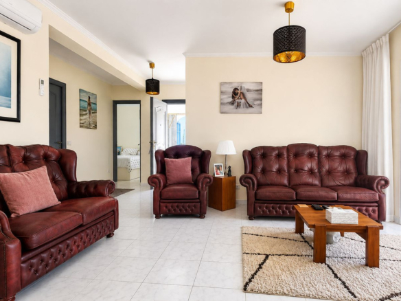Villa for sale in Mijas