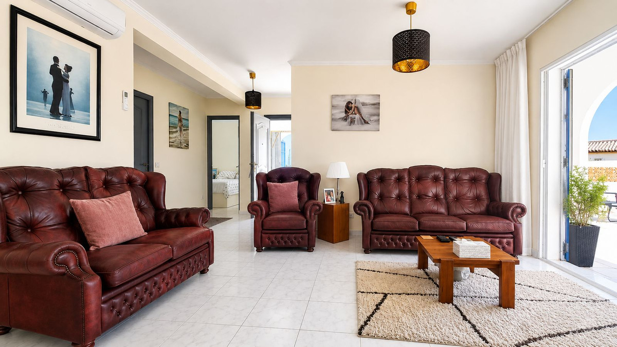Villa for sale in Mijas
