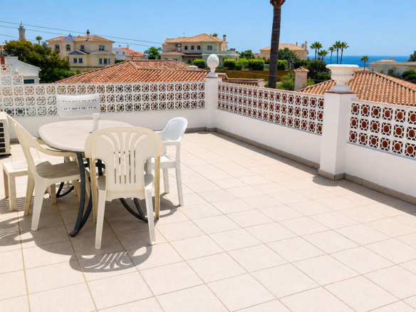 Villa for sale in Mijas