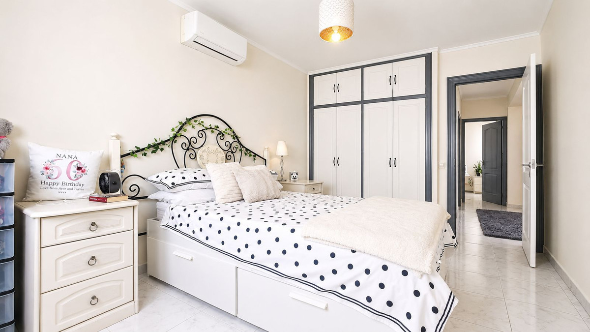 Villa for sale in Mijas