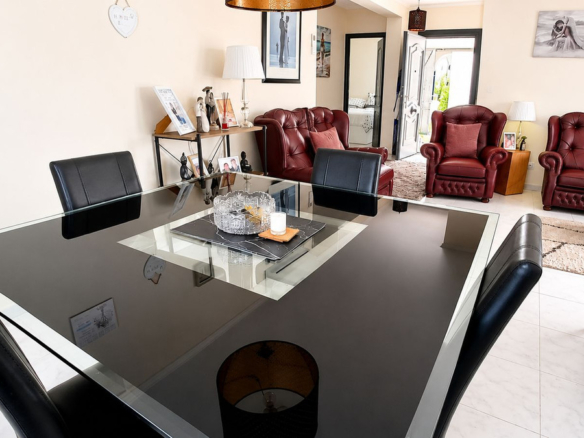 Villa for sale in Mijas