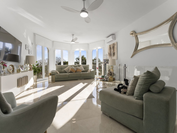 Villa for sale in Mijas