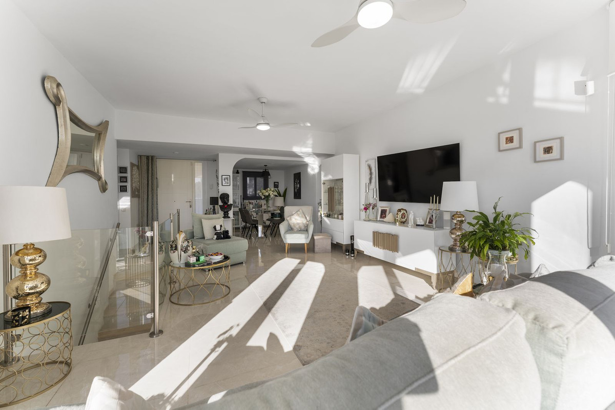 Villa for sale in Mijas