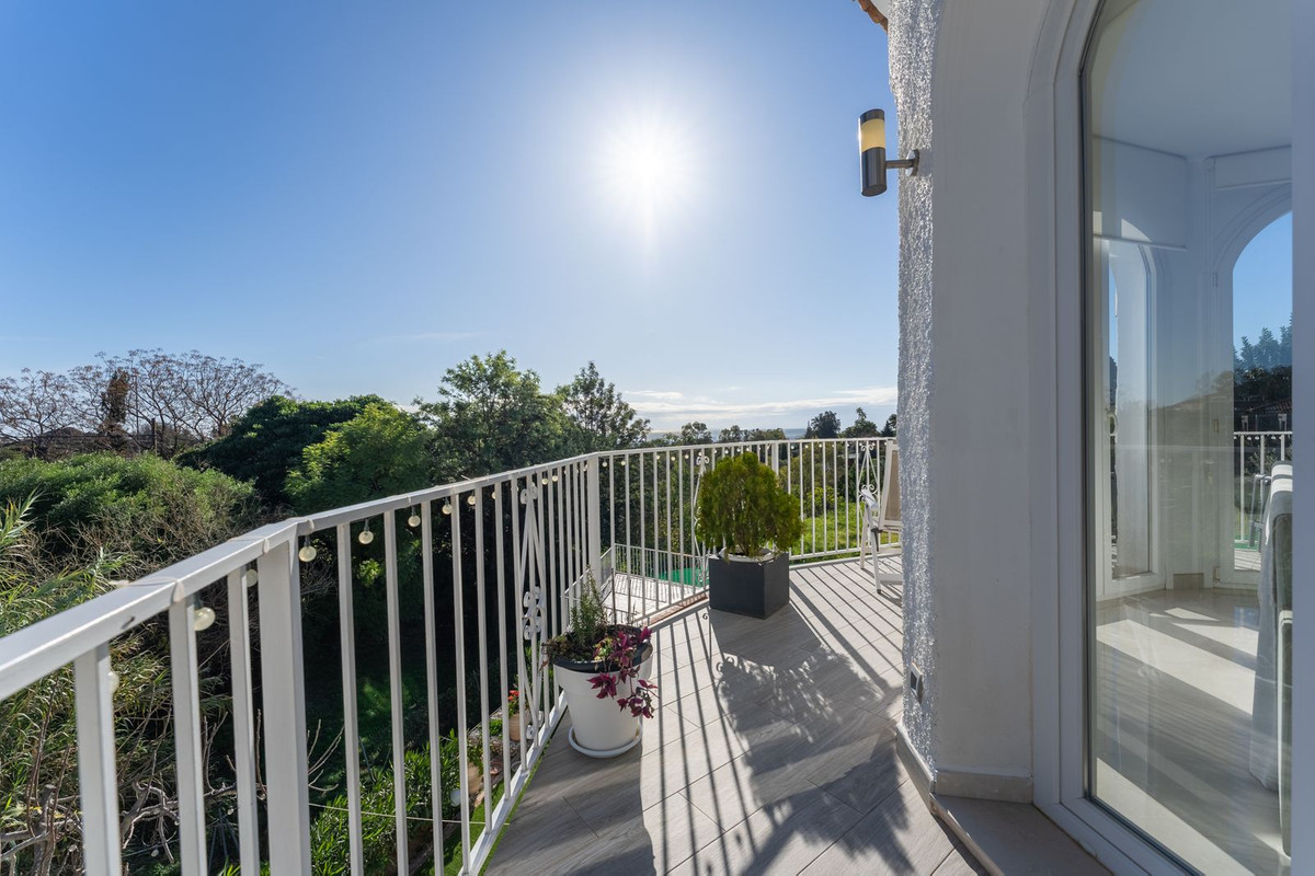 Villa for sale in Mijas