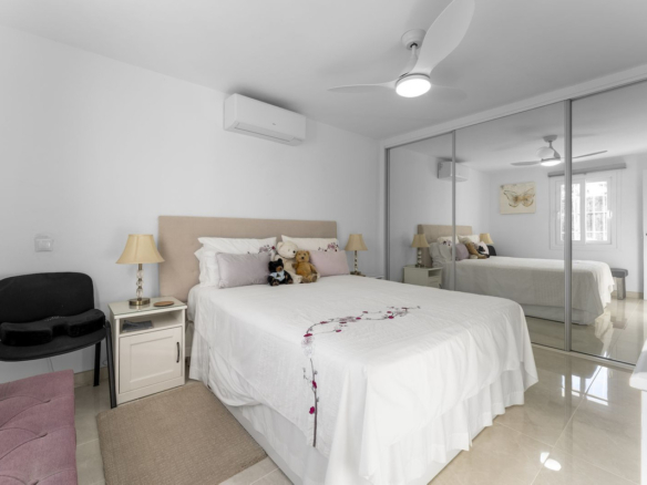 Villa for sale in Mijas