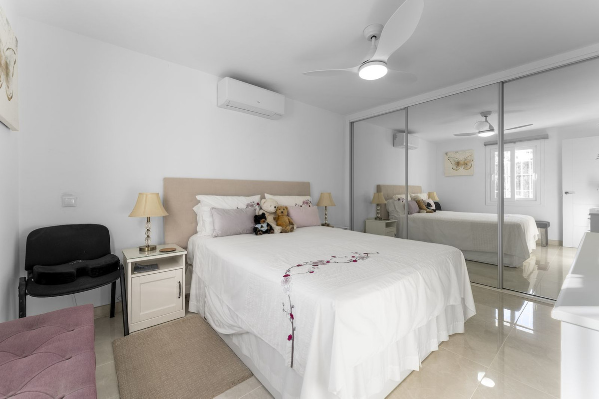 Villa for sale in Mijas