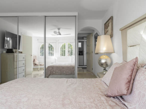 Villa for sale in Mijas
