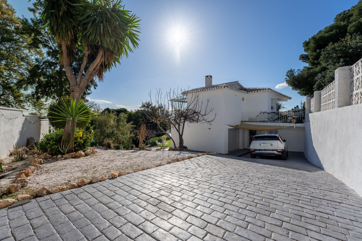 Villa for sale in Mijas
