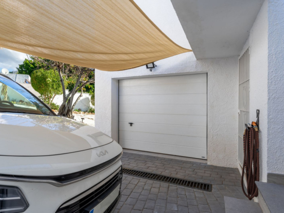 Villa for sale in Mijas