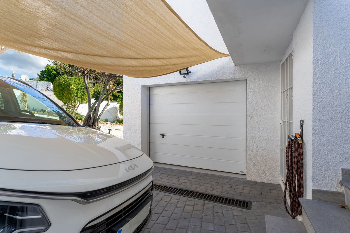 Villa for sale in Mijas