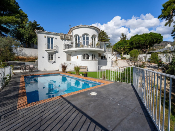Villa for sale in Mijas