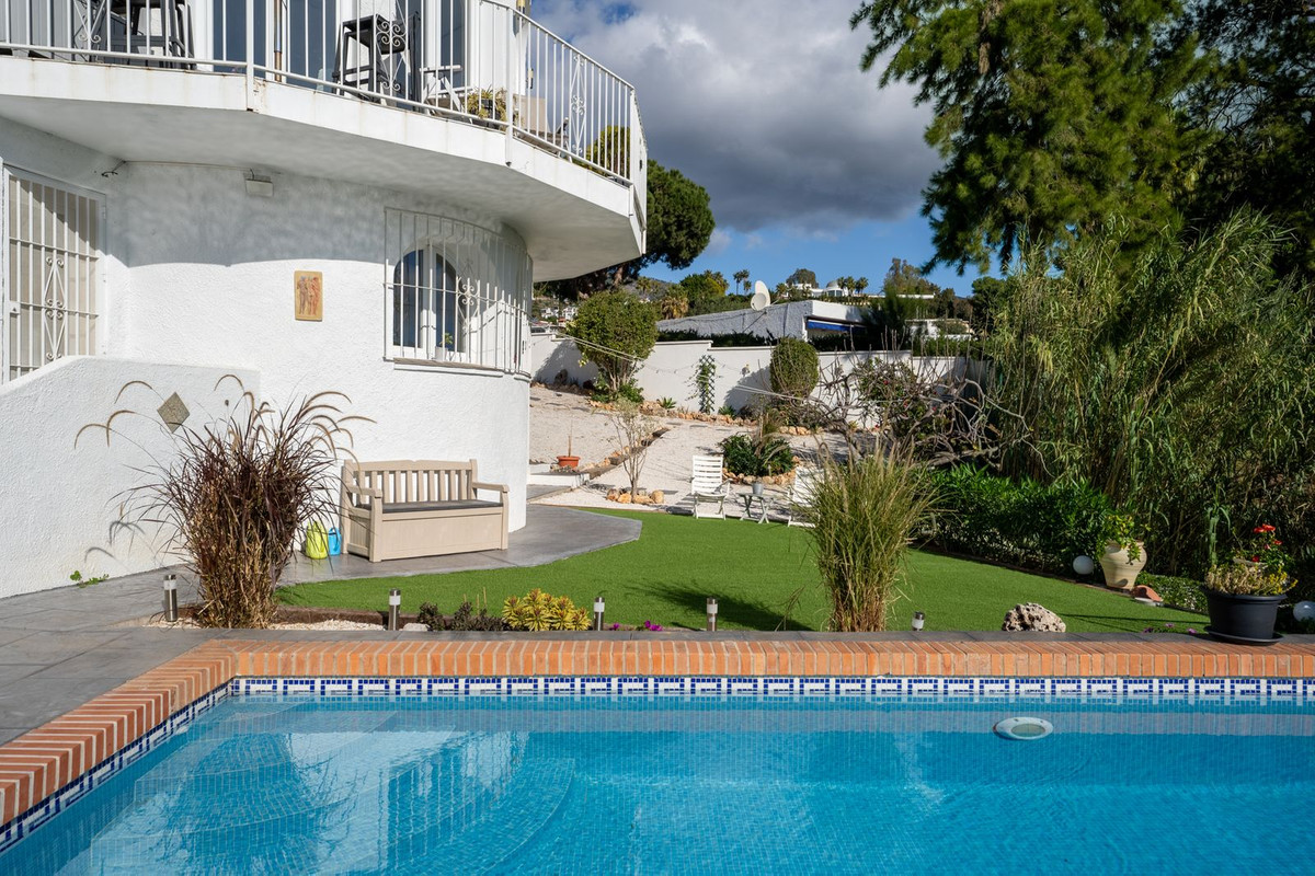 Villa for sale in Mijas