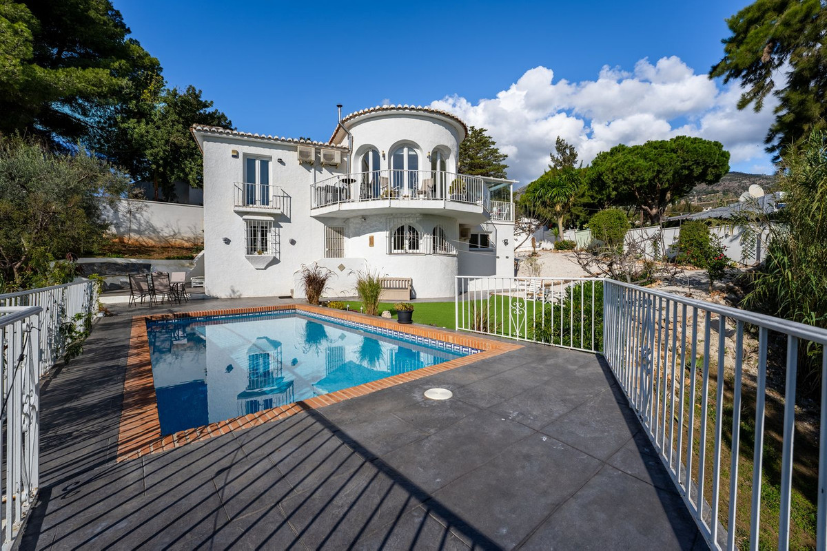 Villa-in-Mijas-Ref-R5444869 Villa for sale in Mijas