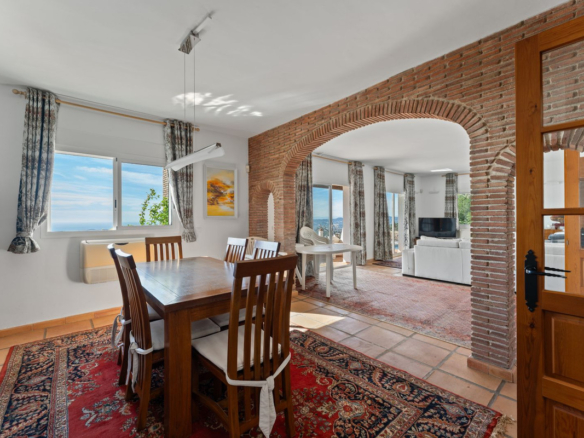 Villa for sale in Mijas