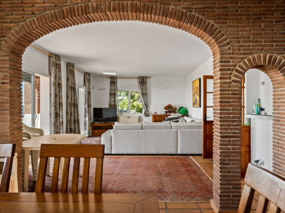 Villa for sale in Mijas