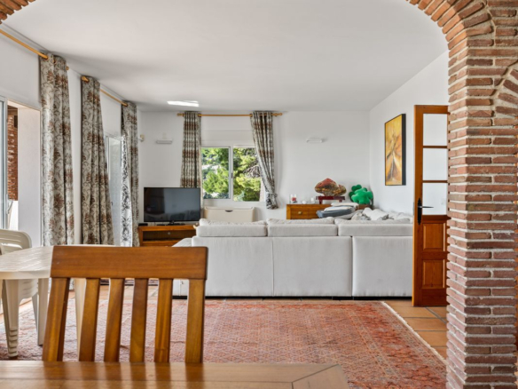 Villa for sale in Mijas