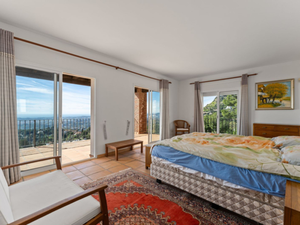 Villa for sale in Mijas