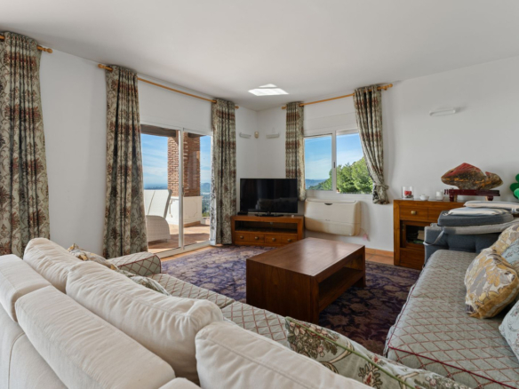 Villa for sale in Mijas