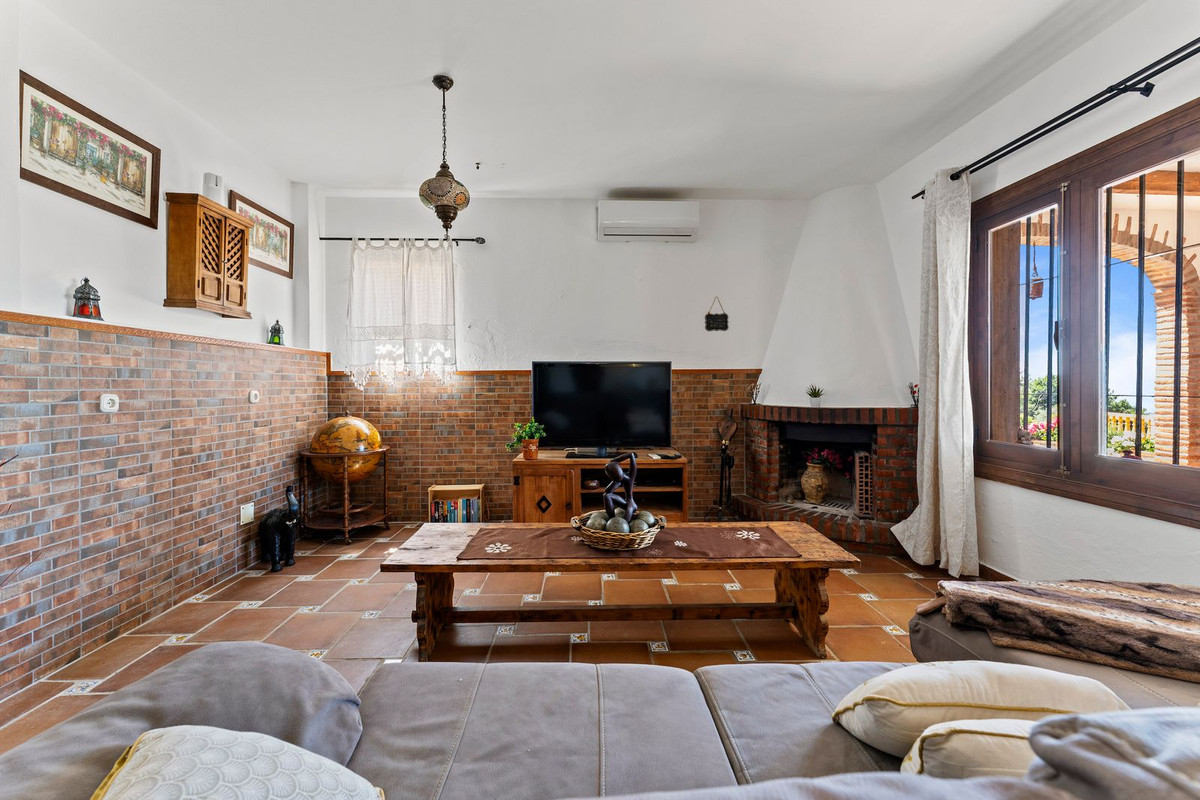 Villa for sale in Mijas