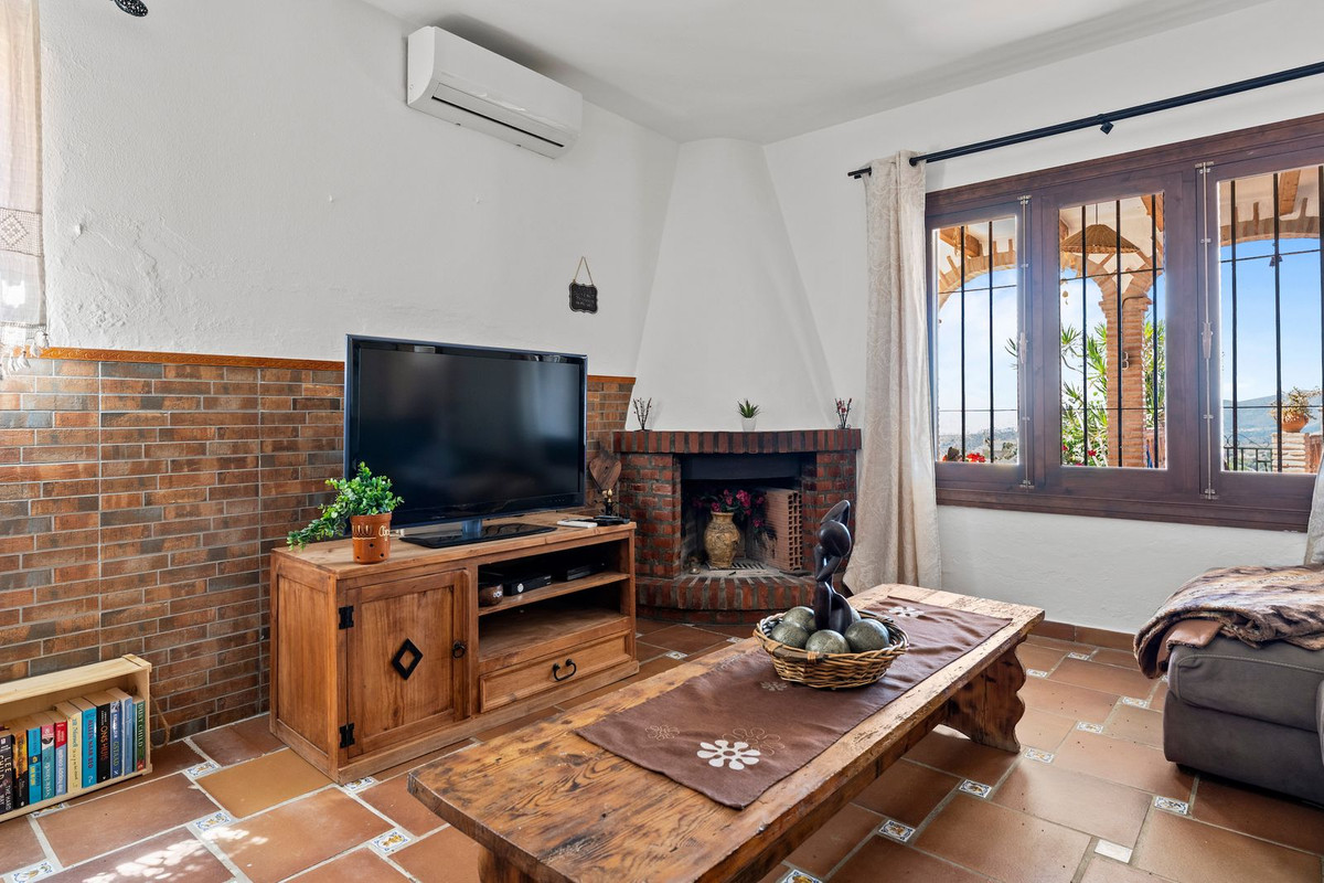 Villa for sale in Mijas