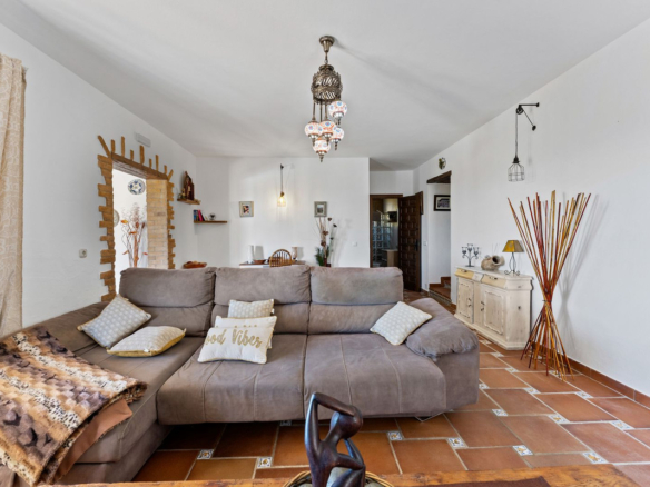 Villa for sale in Mijas