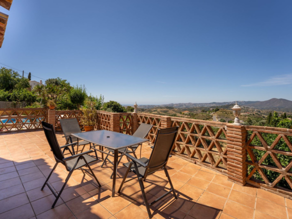 Villa for sale in Mijas